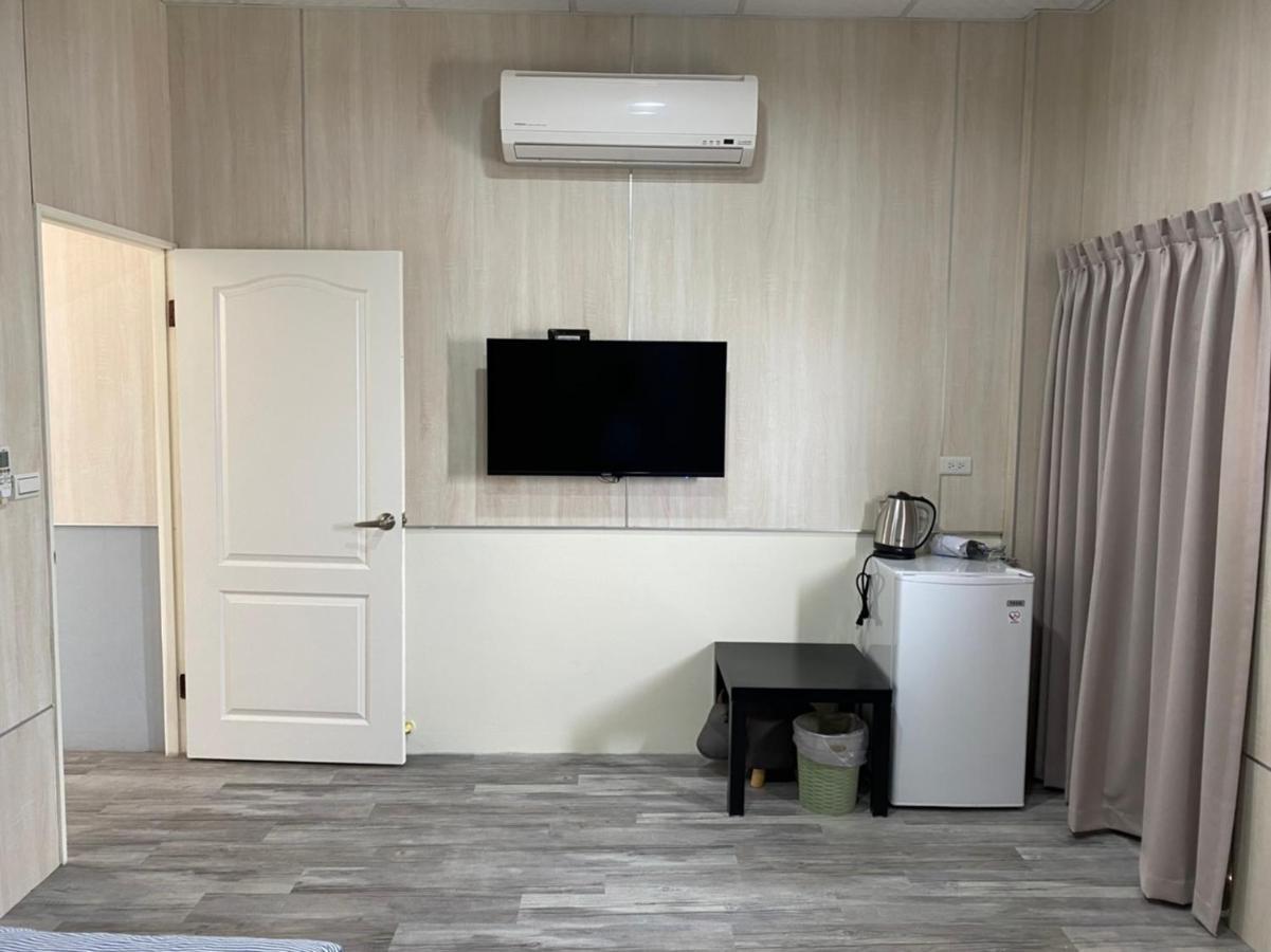 Taichung Hsr Homestay Buitenkant foto